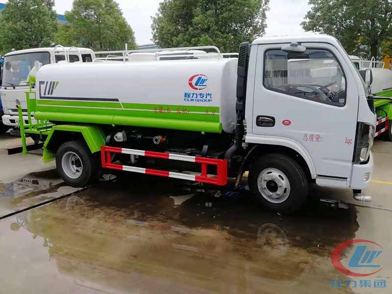 平博pinnacle体育平台洒水车