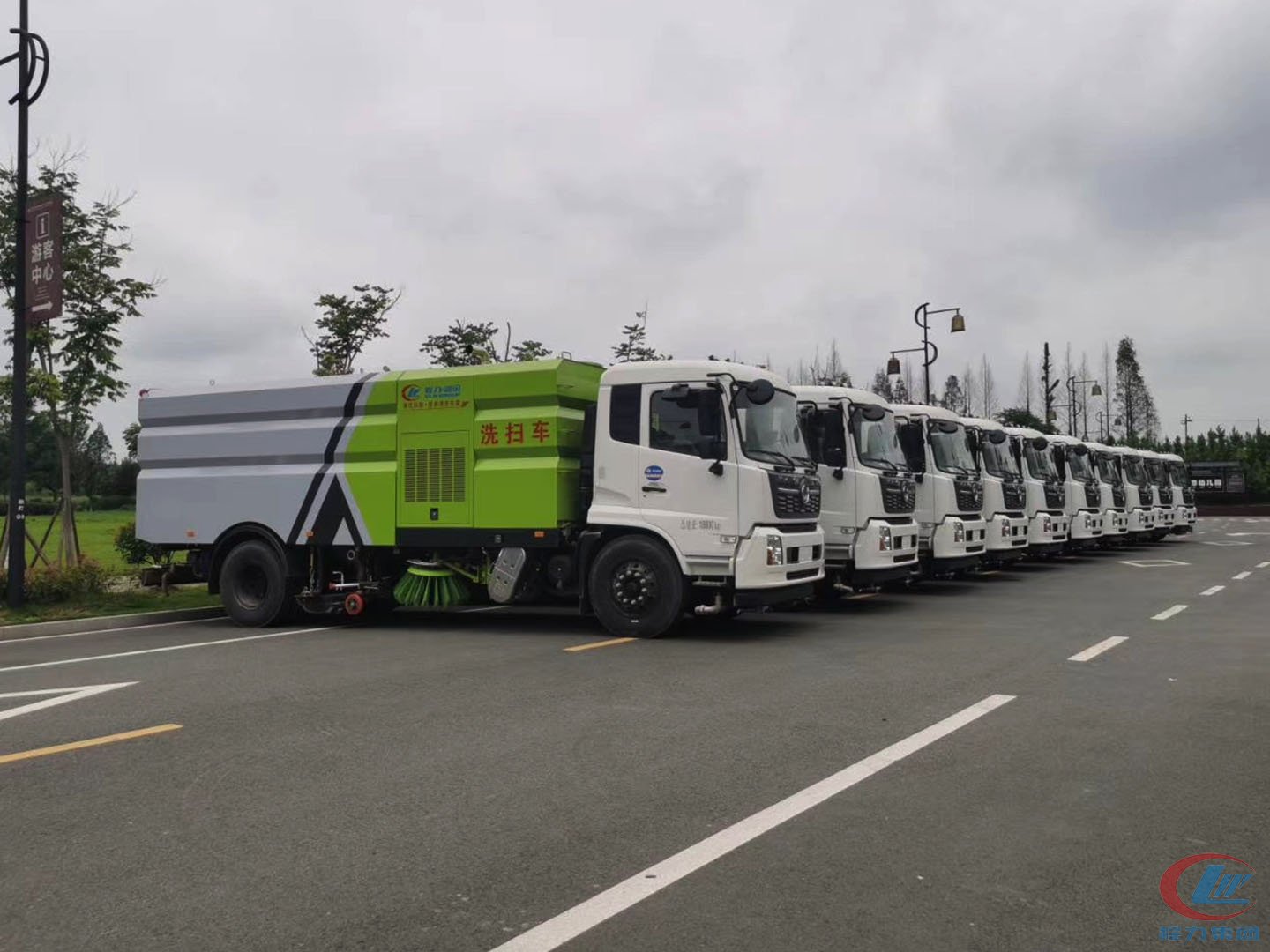 平博pinnacle体育平台集团东风天锦洗扫车批量交车