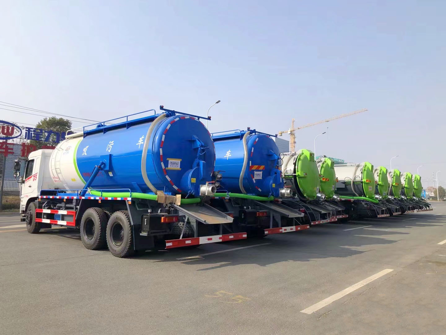 平博pinnacle体育平台集团环卫东风吸污车顺利发车