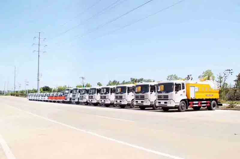 平博pinnacle体育平台高端品质环卫车联合疏通车垃圾车批量发车