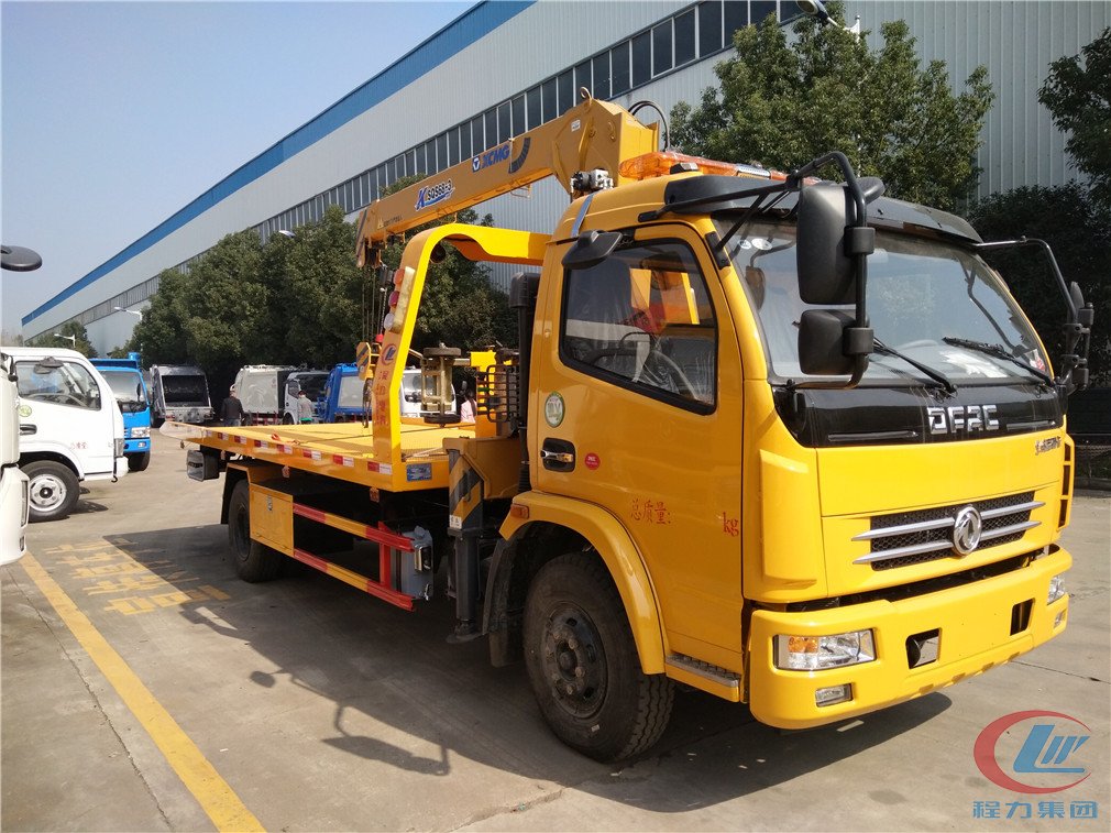 平博pinnacle体育平台东风凯普特平板带吊清障车侧面图