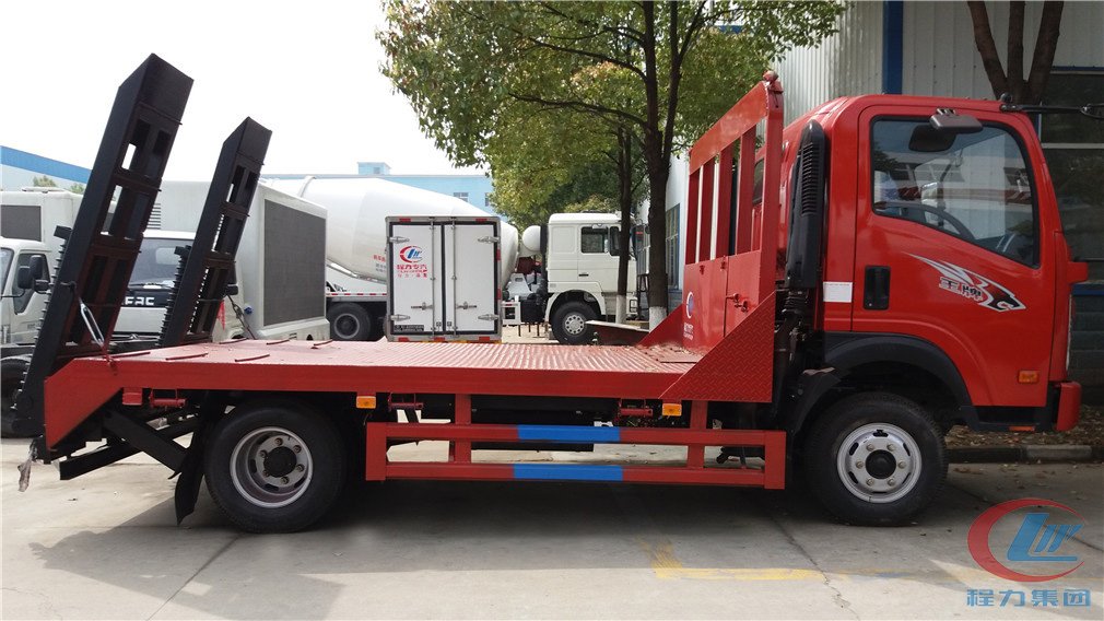 平博pinnacle体育平台重汽王牌平板运输车侧面图