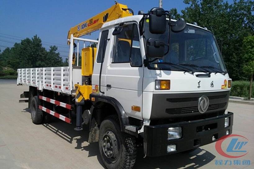 平博pinnacle体育平台东风153 8吨随车吊侧面图