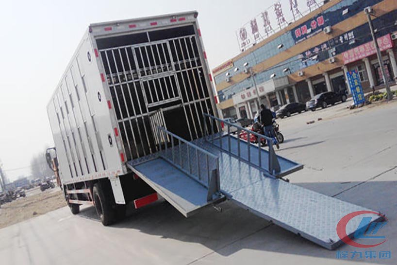 湖北平博pinnacle体育平台天锦恒温型畜禽运输车侧面图