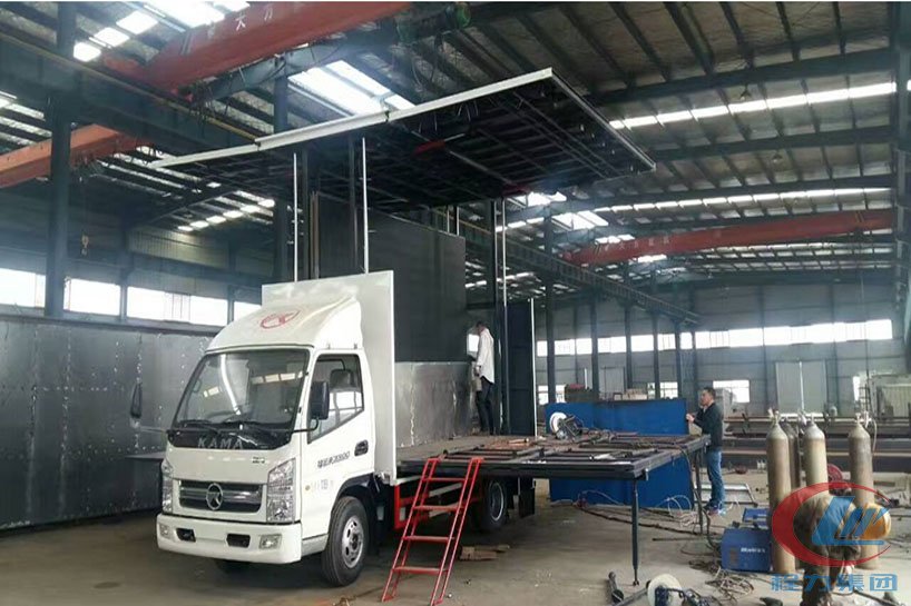 湖北平博pinnacle体育平台凯马4.2米厢长舞台车高清图