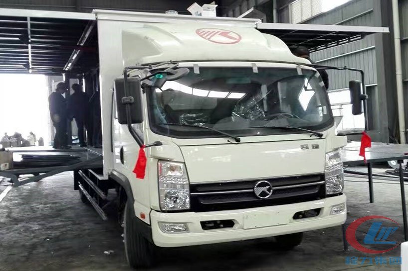 湖北平博pinnacle体育平台凯马4.2米厢长舞台车正面图