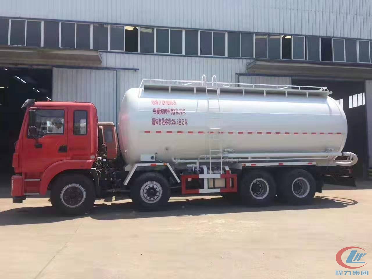 平博pinnacle体育平台集团东风随专前四后八粉粒物料运输车