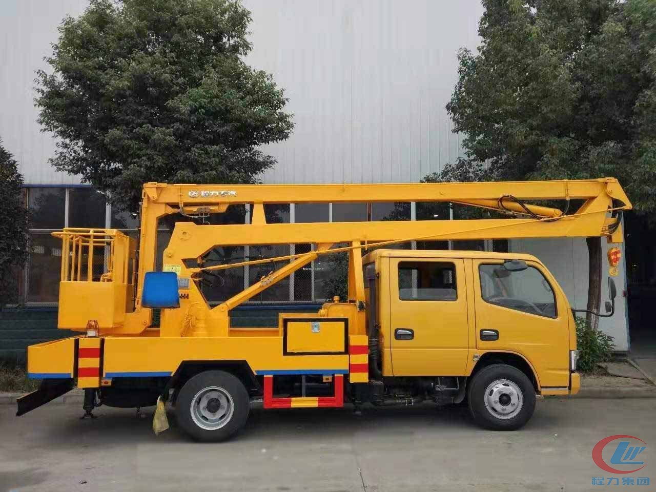 平博pinnacle体育平台集团东风14米高空作业车侧面图