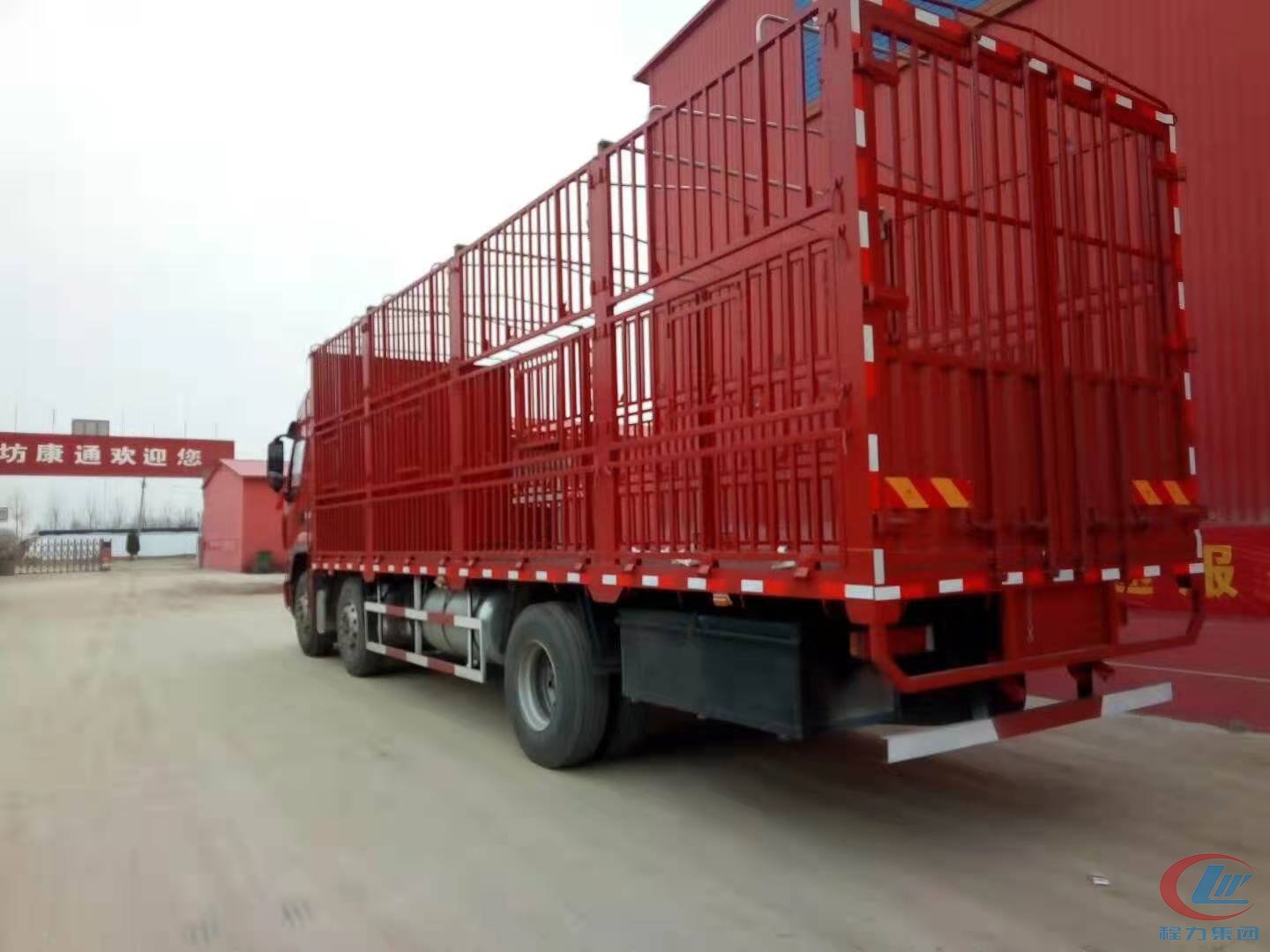 平博pinnacle体育平台东风乘龙H5仓栏式运猪车