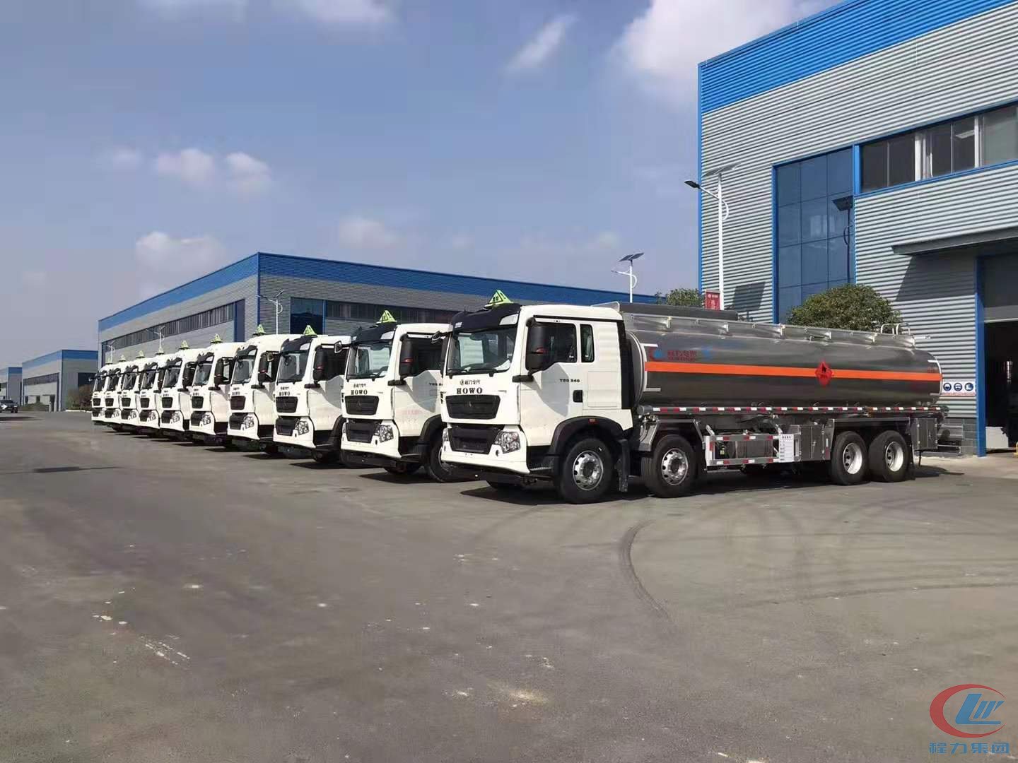 平博pinnacle体育平台铝合金油罐车