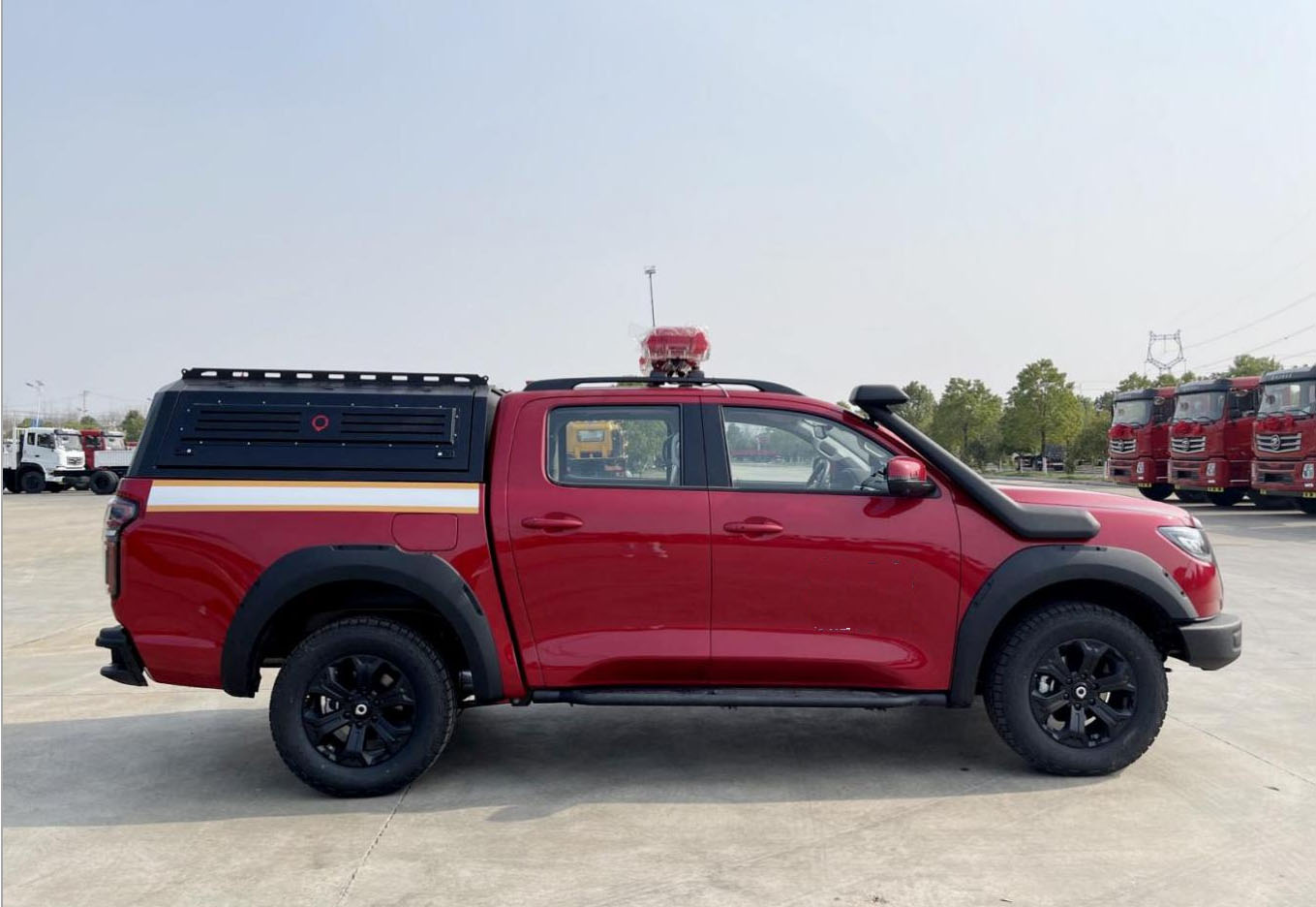 平博pinnacle体育平台长城炮四驱装备运输车